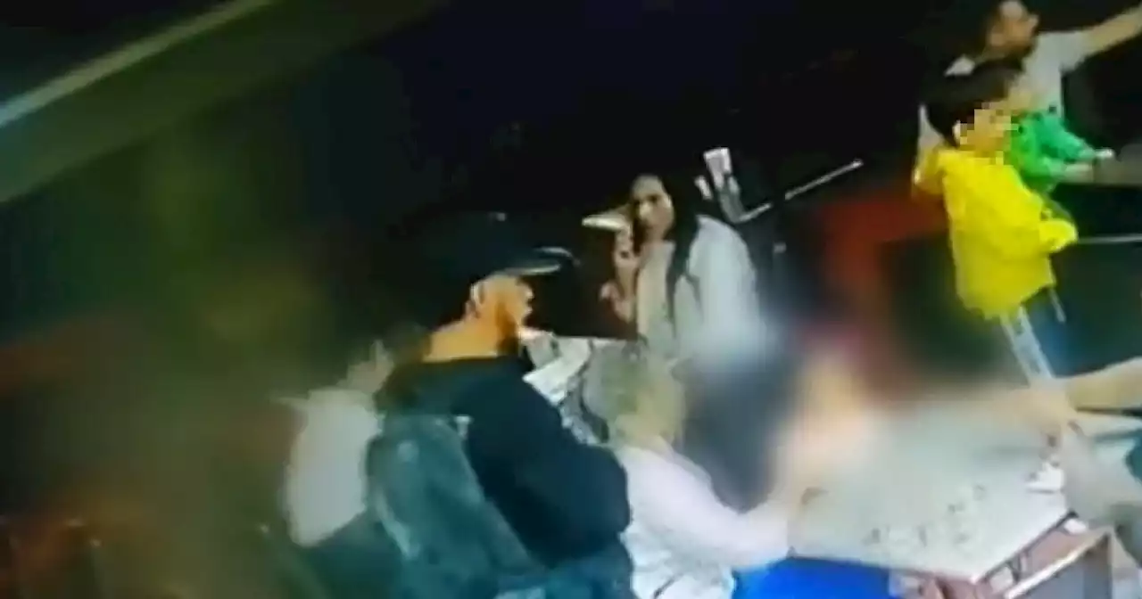 En video quedó un delincuente que robó a 20 comensales en una pizzería en Medellín