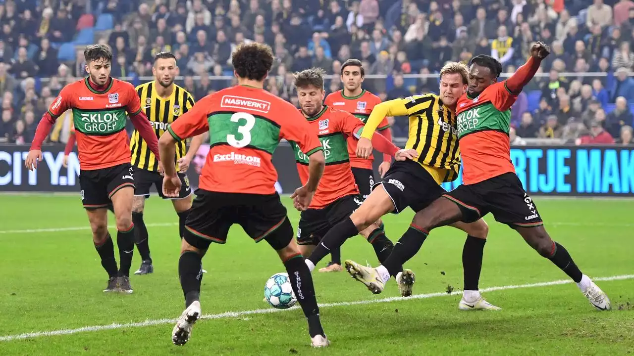 Vitesse profiteert niet van rood Tannane en speelt gelijk in derby tegen NEC