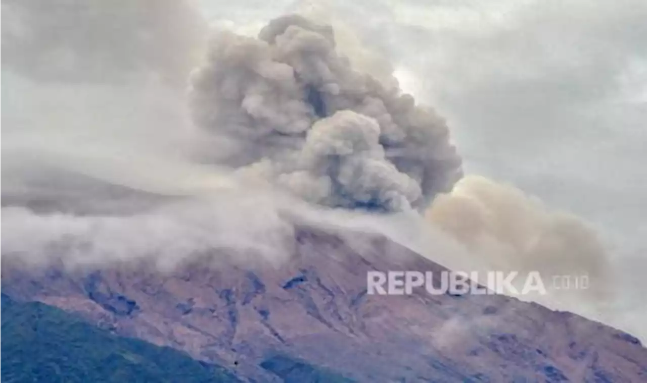 Antisipasi Erupsi, Polda Jambi Siagakan Personel di Gunung Kerinci |Republika Online