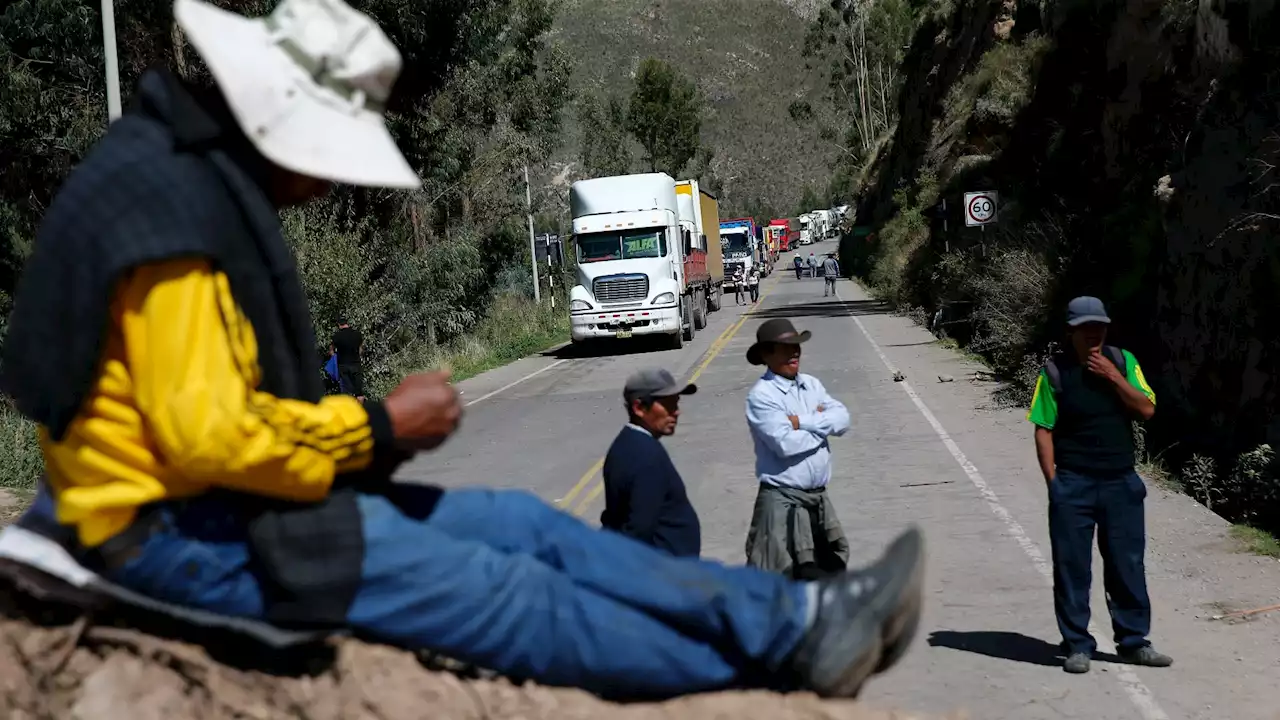 Perú extiende el estado de emergencia en Lima, Cuzco y Puno