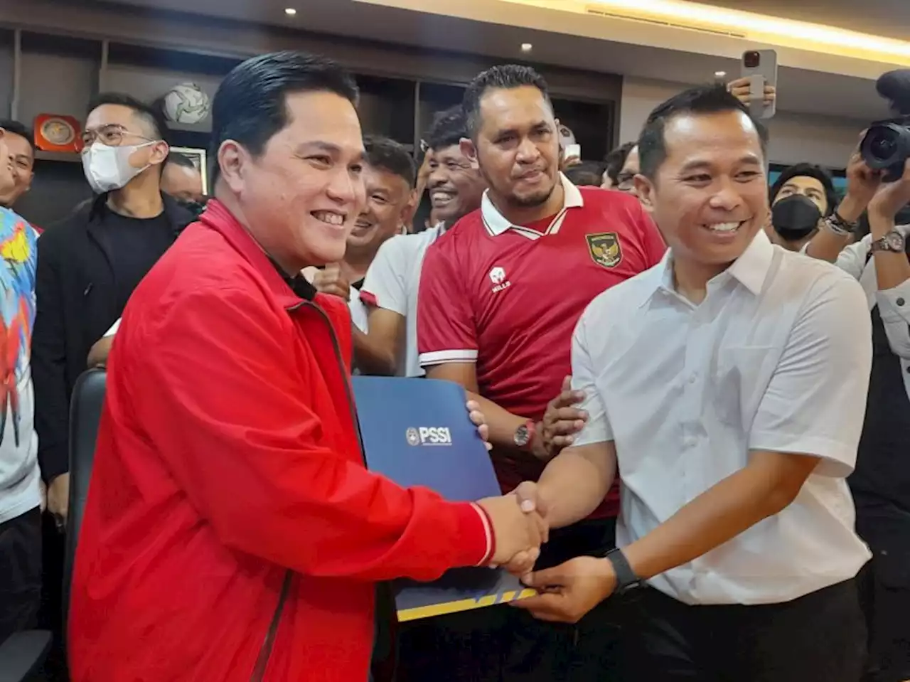 Didampingi 60 Voters, Erick Thohir Resmi Jadi Calon Ketum PSSI