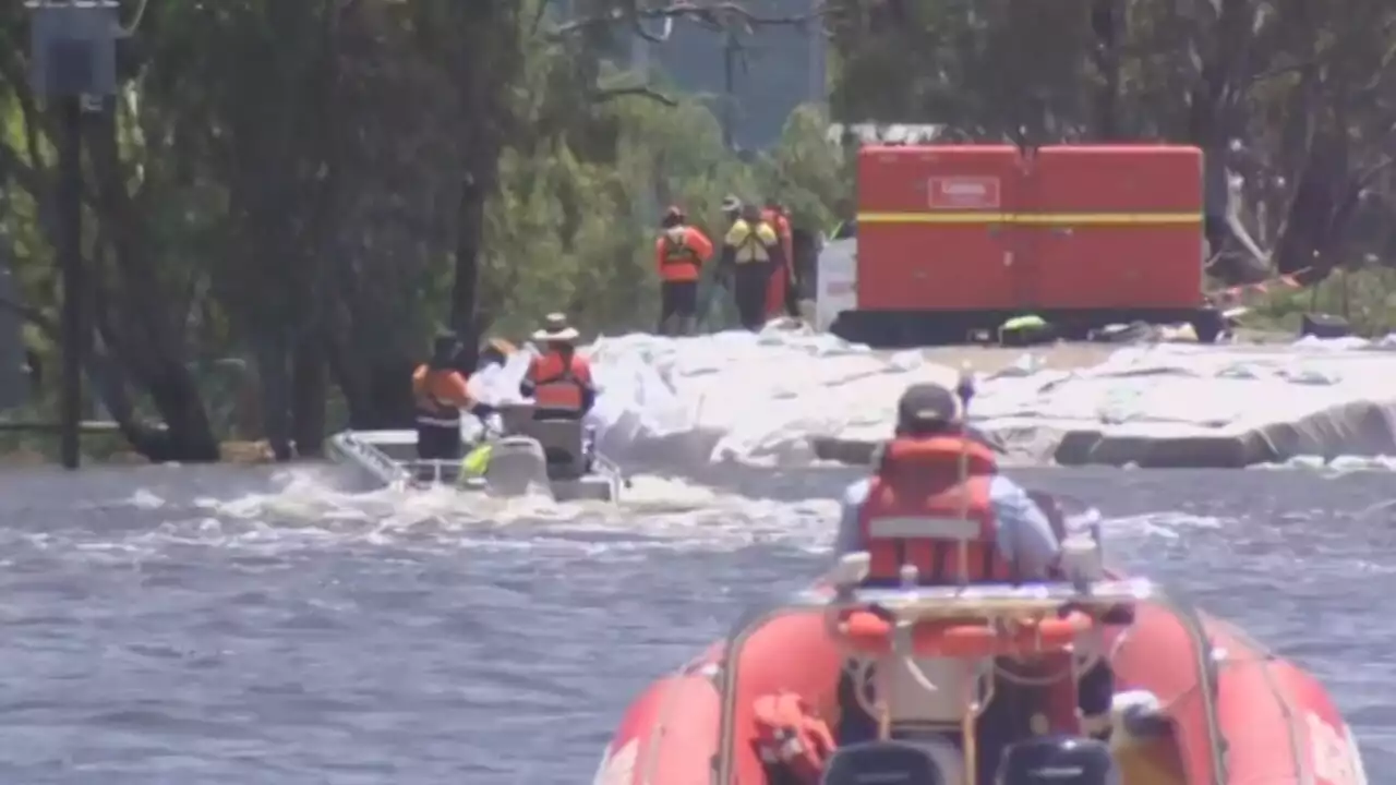 Existing and man-made levees in SA have &#8216;stood up pretty well&#8217; against floods