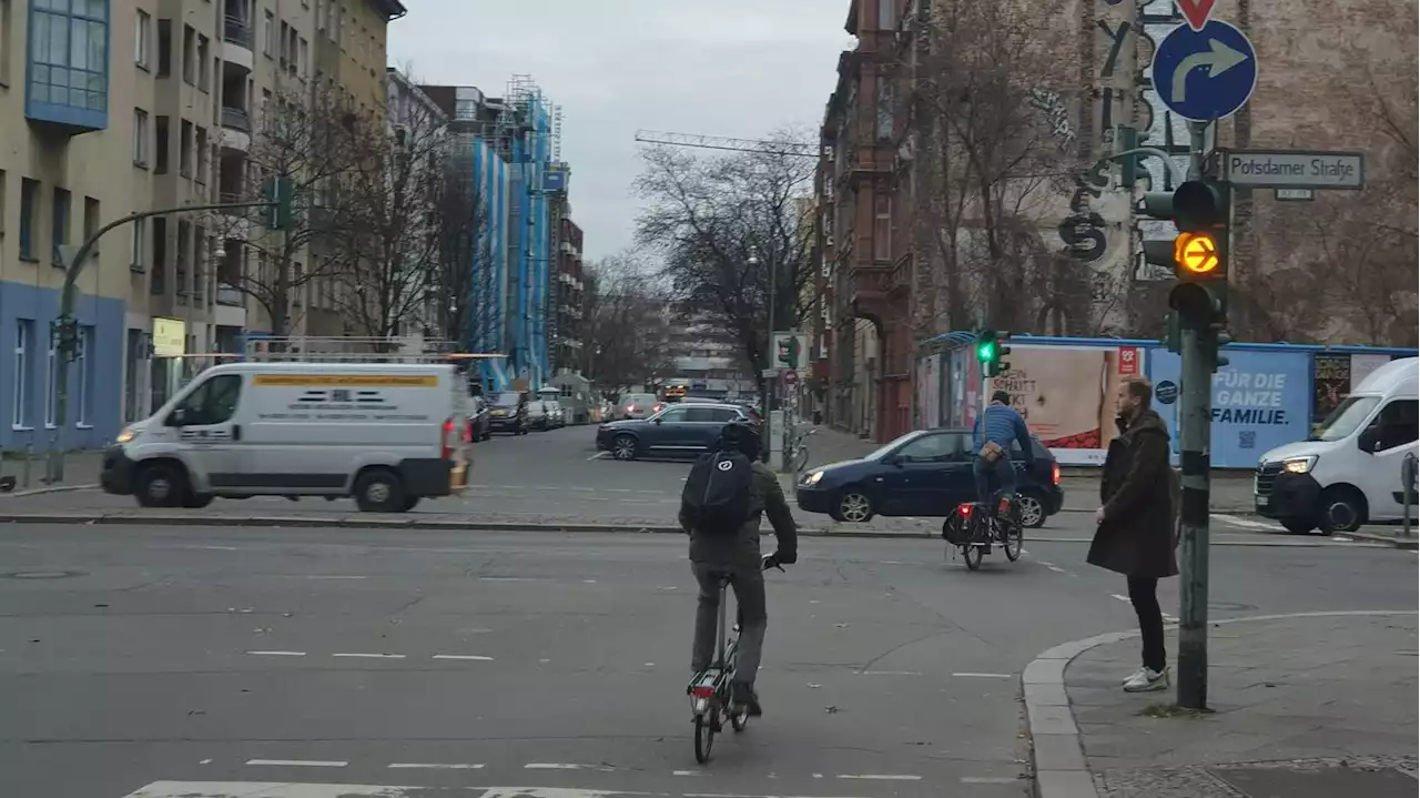 Hindernis an der Potsdamer Straße: Berliner Radfahrer müssen immer noch schieben