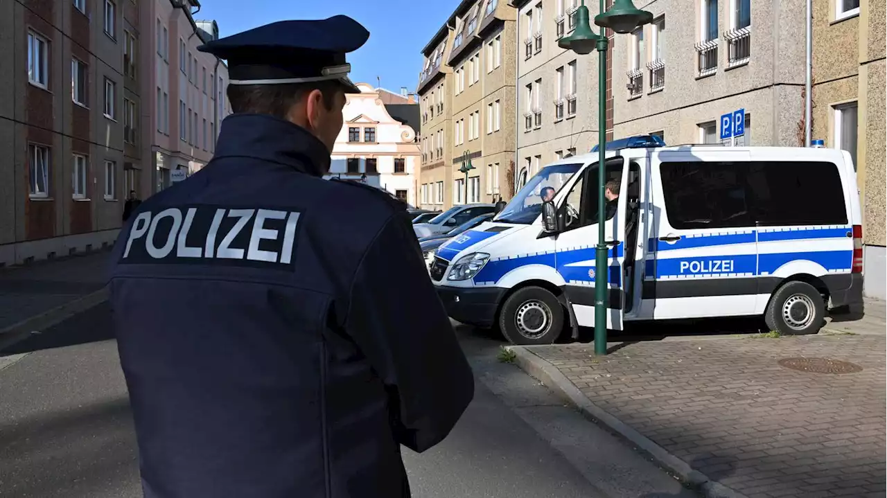 Jugendliche geschlagen: Überfall auf private Geburtstagsfeier – Brandenburger Polizei fahndet nach Tätern