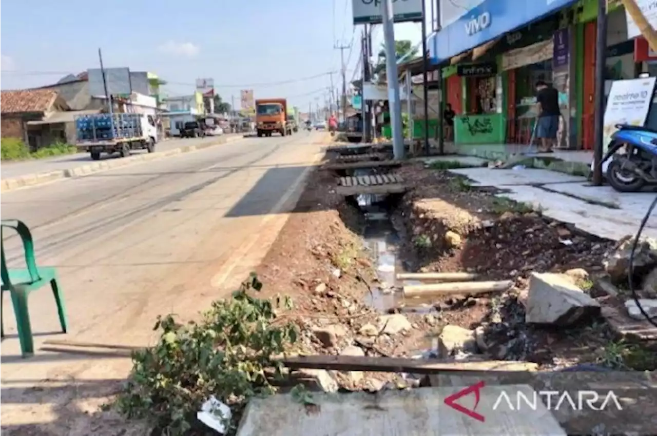 Jalan Cikarang-Cibarusah Banyak Kekurangan, Warga: Pembangunan Asal Jadi