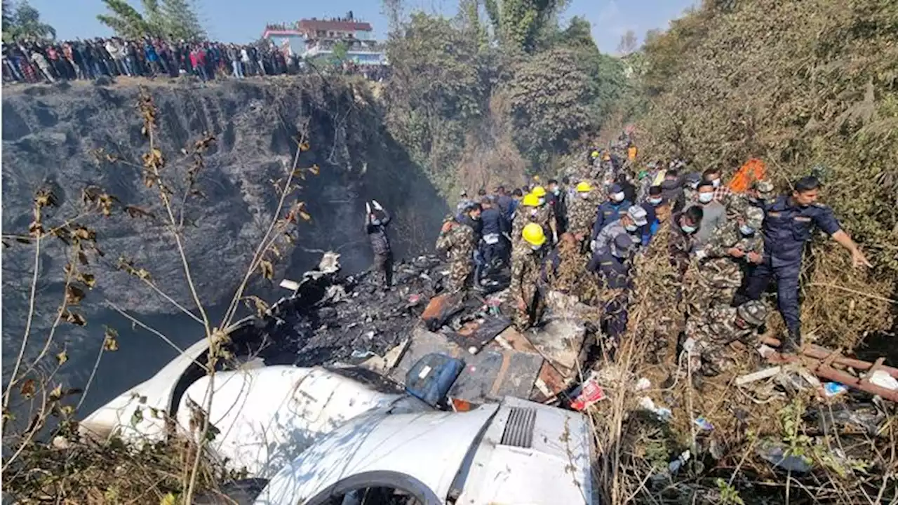 Pesawat Berpenumpang 72 Orang Jatuh di Lereng Gunung Nepal