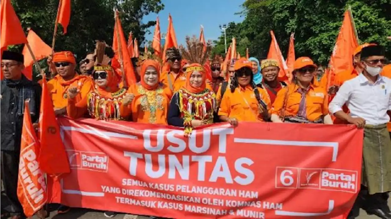 Top 3 Metro: Demo Buruh Tolak PHK Sepihak, Sodetan Ciliwung Beroperasi Maret untuk Atasi Banjir