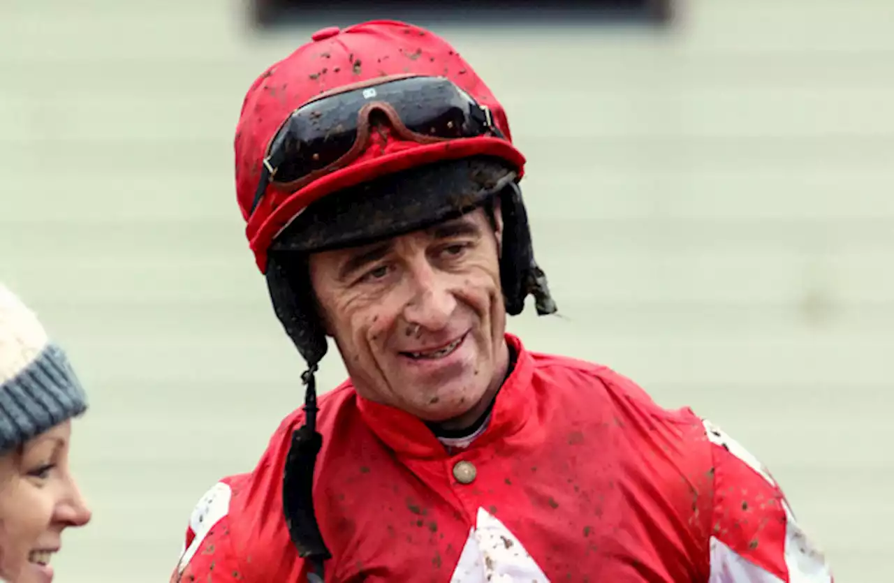 Davy Russell wins on comeback following short-lived retirement