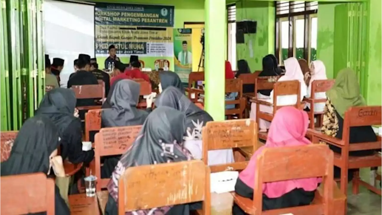 Kembangkan Ekonomi Pesantren, Santri di Ponorogo Diajari Digital Marketing