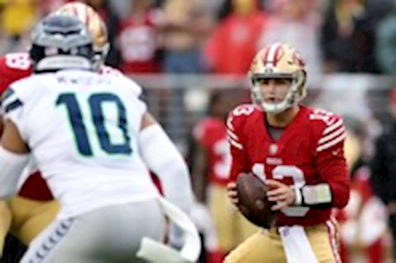 NFL playoffs live updates: 49ers lead Seahawks, 10-0, in rainy first-round matchup