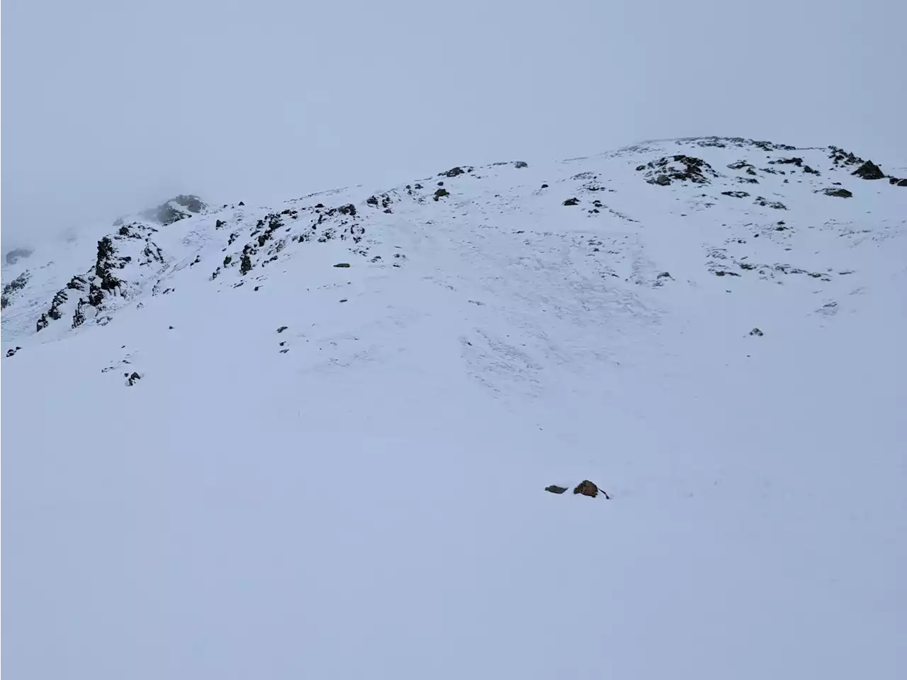 Davos: Skitourenfahrer gerät in Lawine und stirbt