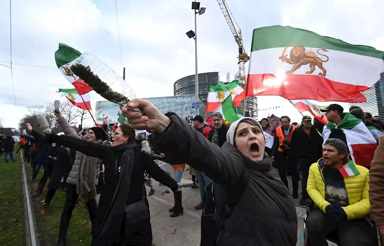 Près de 12.000 manifestants défilent à Strasbourg en soutien aux Iraniens