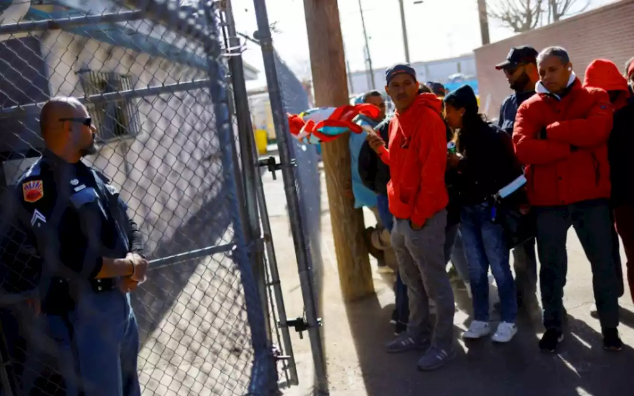 Alcalde de Nueva York dice que 'no hay lugar' para inmigrantes