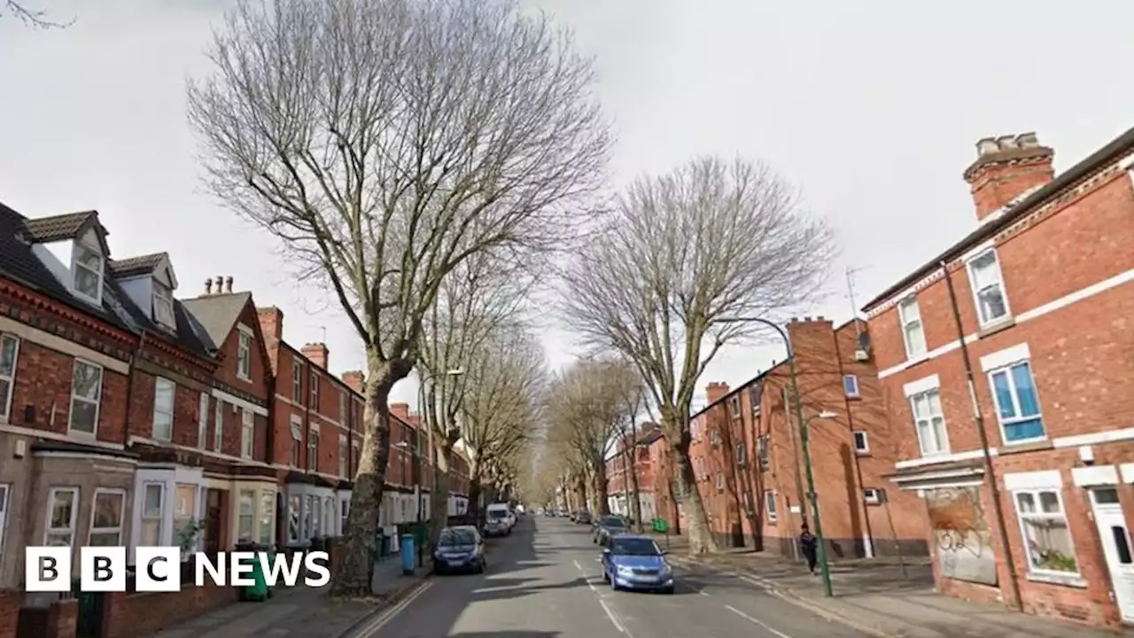 Man arrested after Nottingham pedestrian hit by car