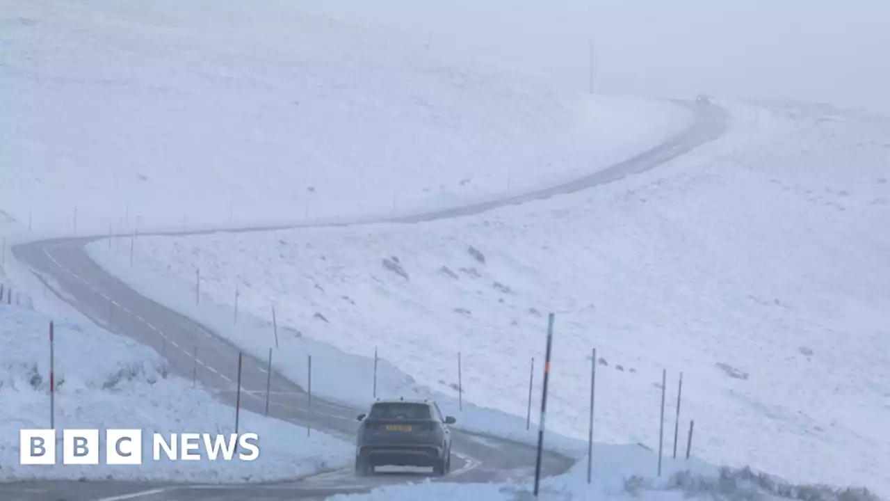 UK weather: Prepare for icy conditions, commuters told