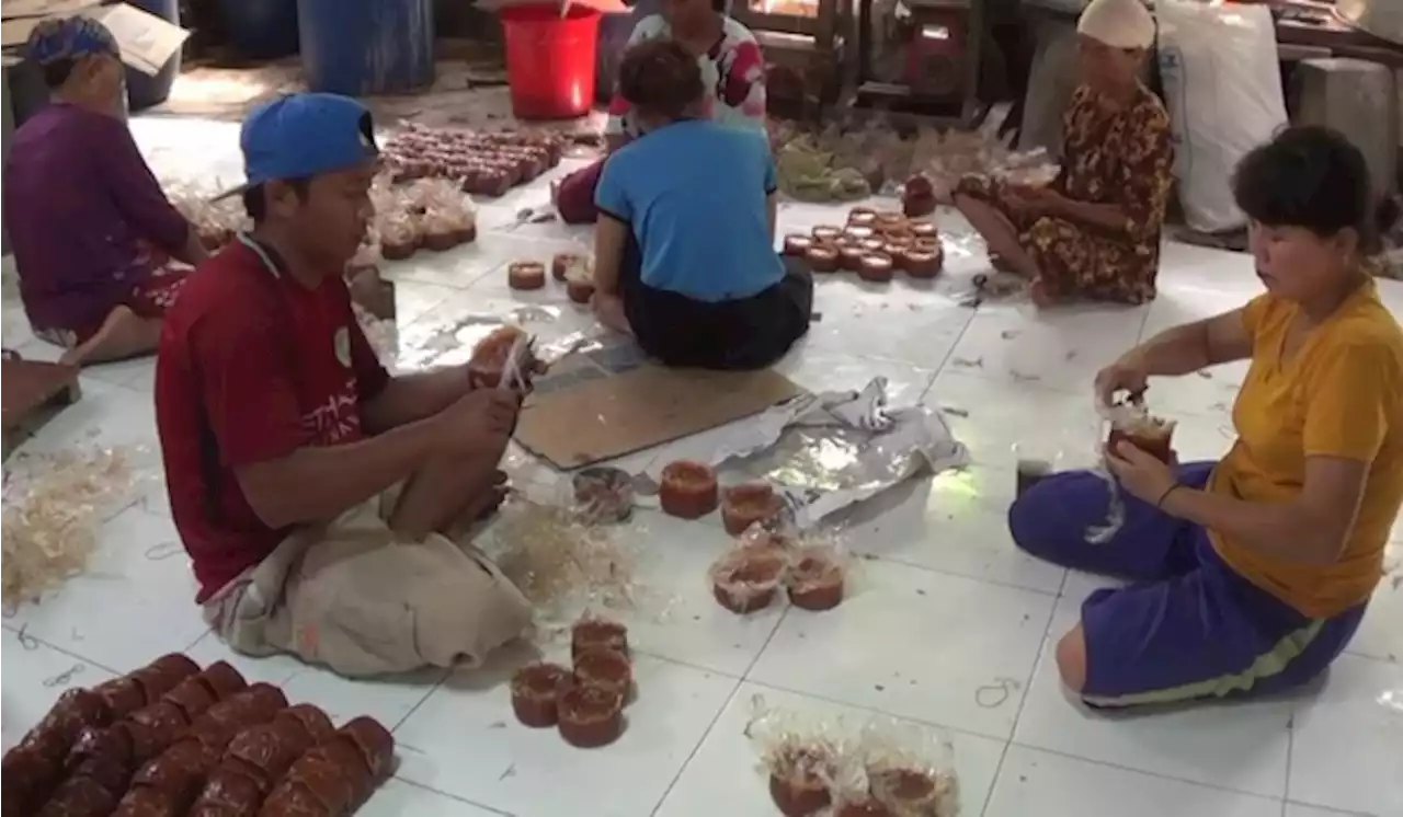 Jelang Imlek, Pesanan Kue Keranjang di Bekasi Meningkat