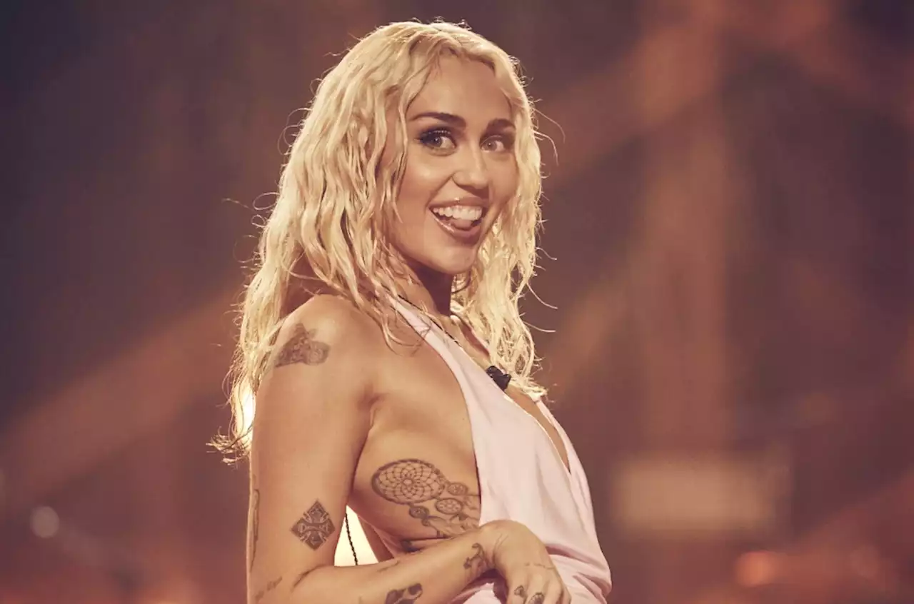 Fans Choose Miley Cyrus‘ ’Flowers’ as This Week’s Favorite New Music