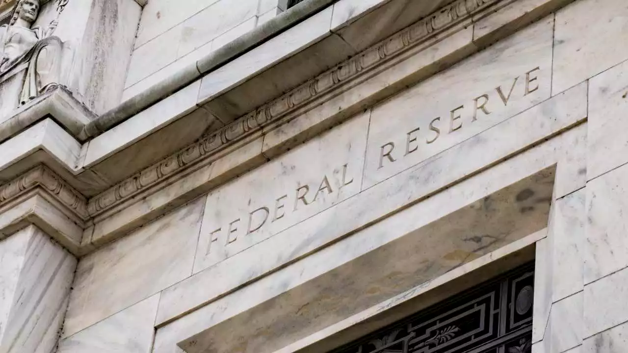 Jeff Booth Warns of Debt Deflation If Federal Reserve Keeps Hiking Interest Rates – Economics Bitcoin News