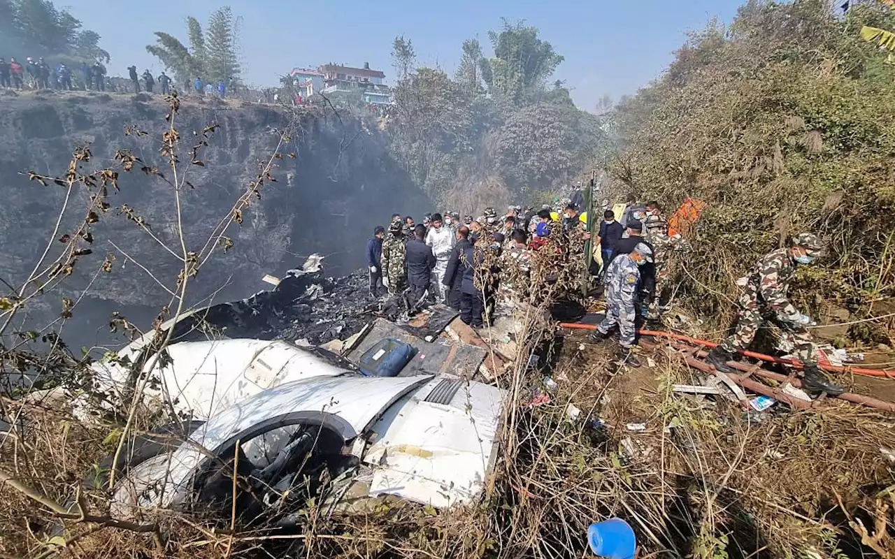 Tragedia Nepal: Hallan 68 cadáveres tras accidente aéreo con 72 pasajeros a bordo