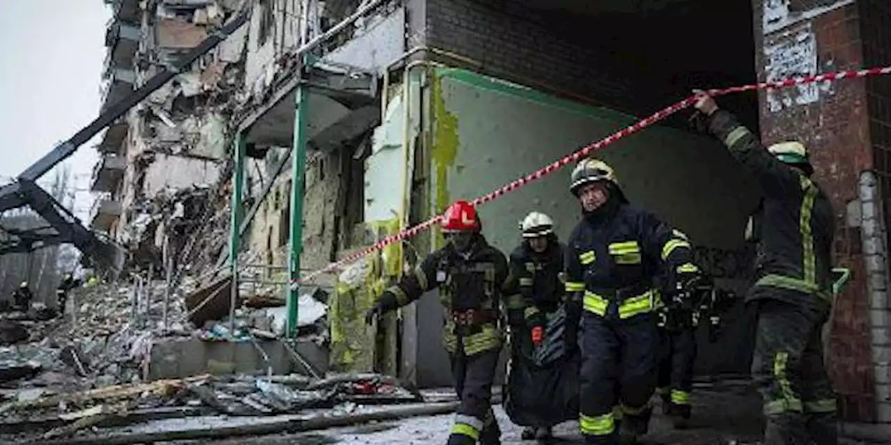 At least 40 dead in apartment building missile strike in Ukraine; Russia seen preparing long war