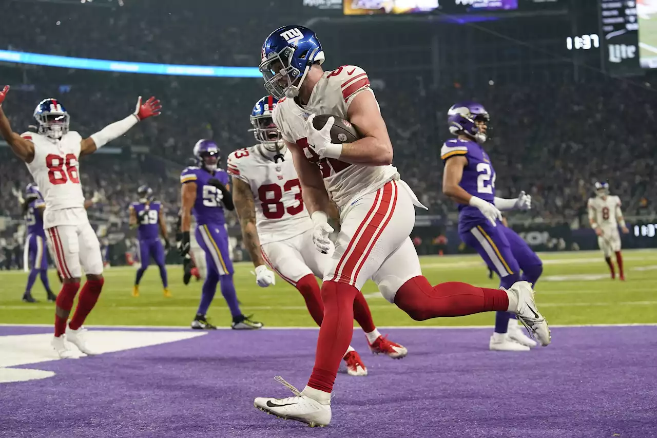 Giants outlast Vikings 31-24 for 1st playoff win in 11 years