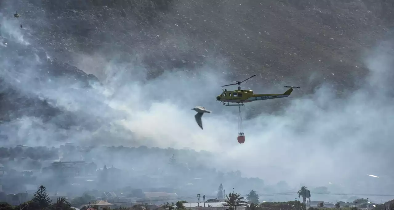 MOUNTAIN BLAZE: Swift reaction contains Cape Town wildfire on Boyes Drive within an hour