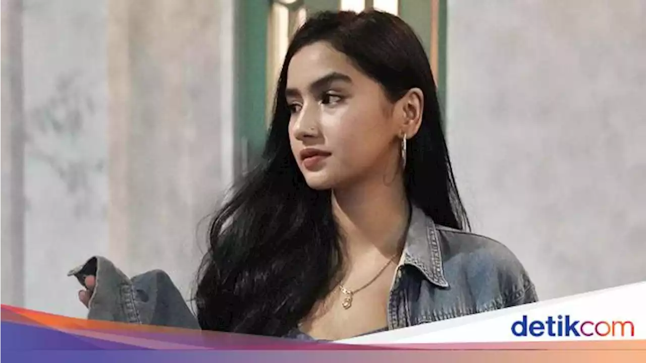 Bunga Zakia Fokus Bikin Karya, Tak Peduli Ada yang Benci