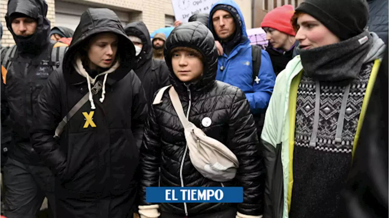 Policía se lleva a Greta Thunberg durante protestas contra una mina de carbón