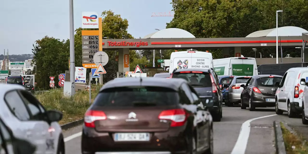 Carburant : la crainte de nouvelles pénuries (re)pousse les automobilistes à la pompe