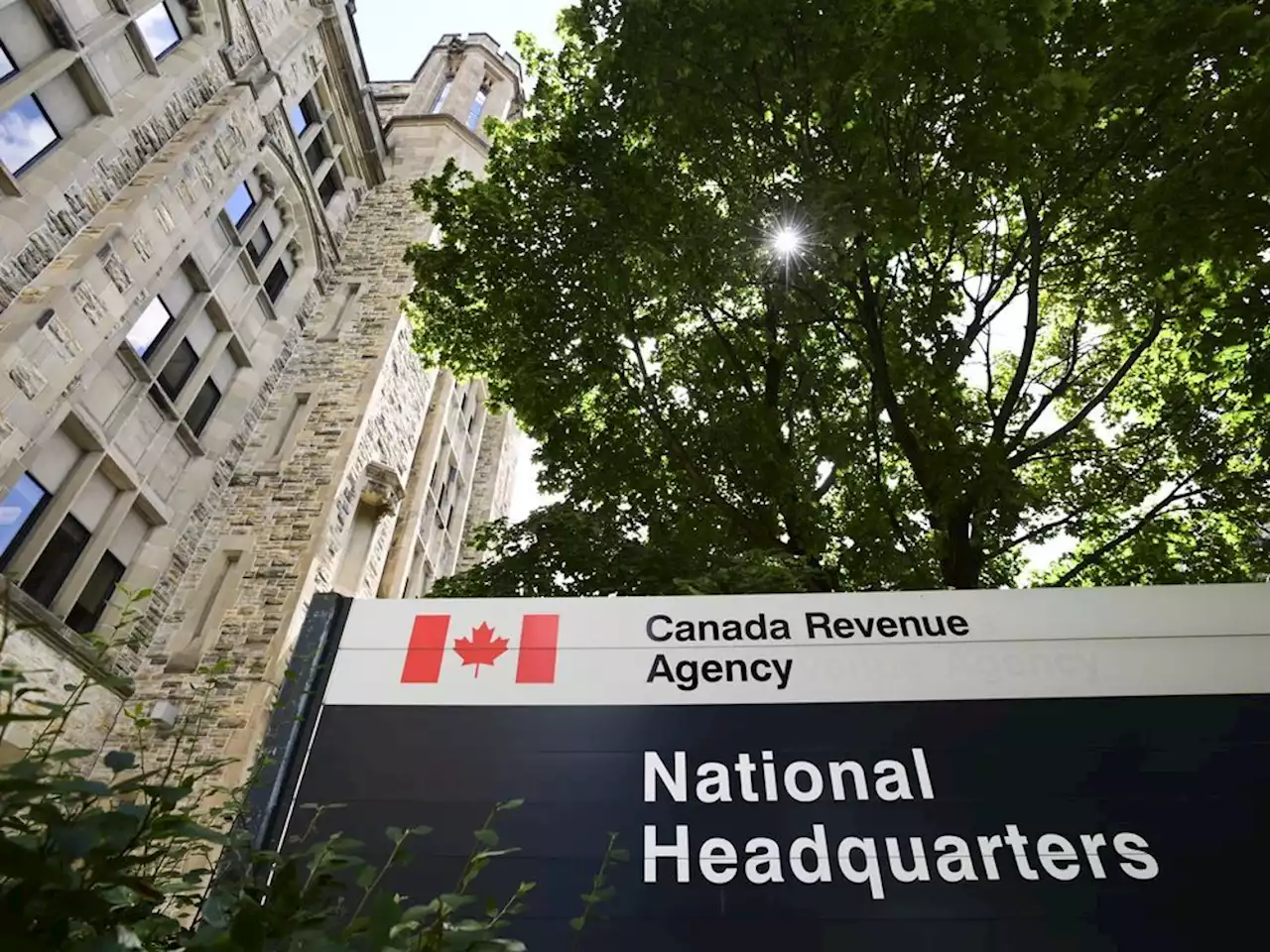 CRA files labour complaint against union amid bargaining impasse ahead of tax season