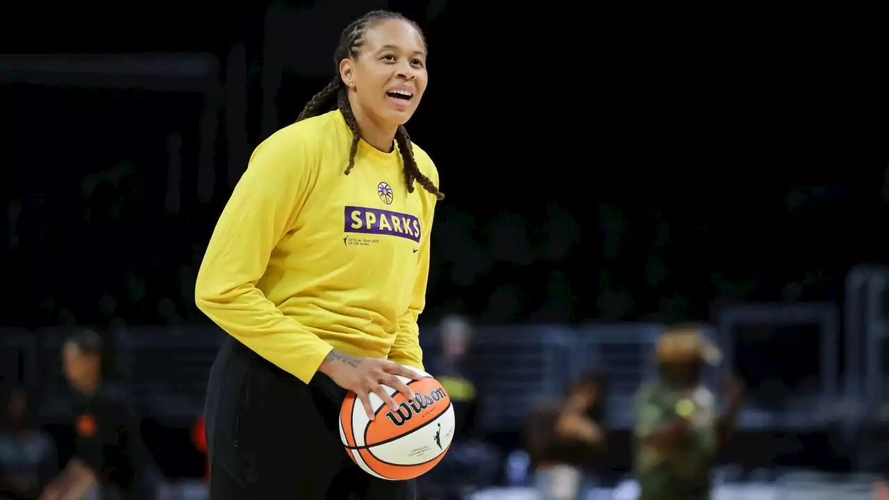 LSU unveils first female-athlete statue in honor of Seimone Augustus