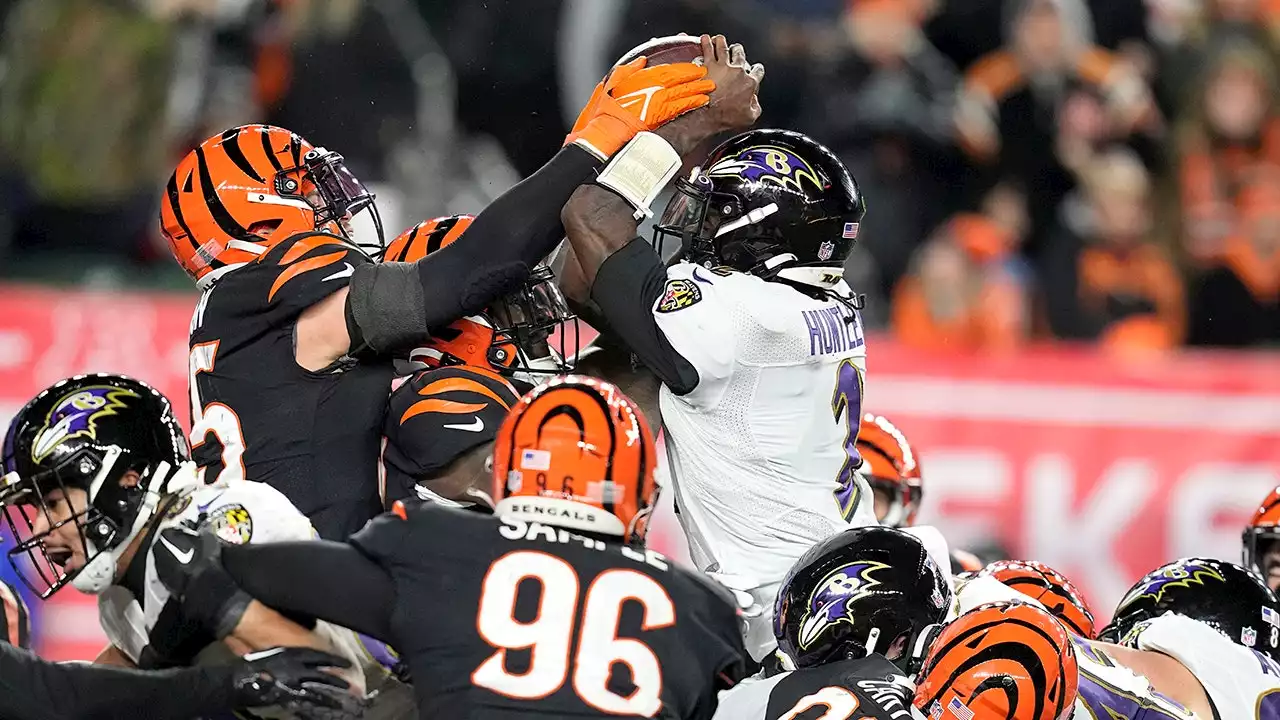 Bengals' defense lifts team to divisional round thanks to Sam Hubbard touchdown