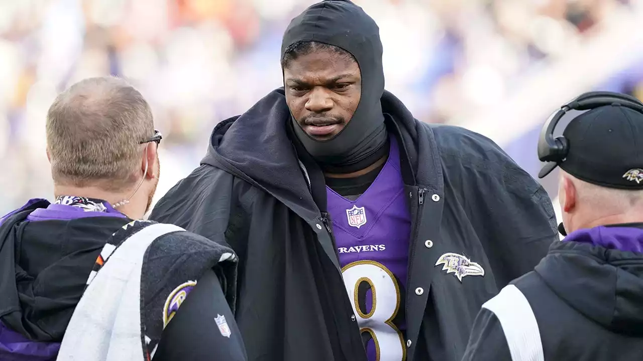 Ravens' Lamar Jackson puzzles NFL world as he doesn't travel with team for playoff game