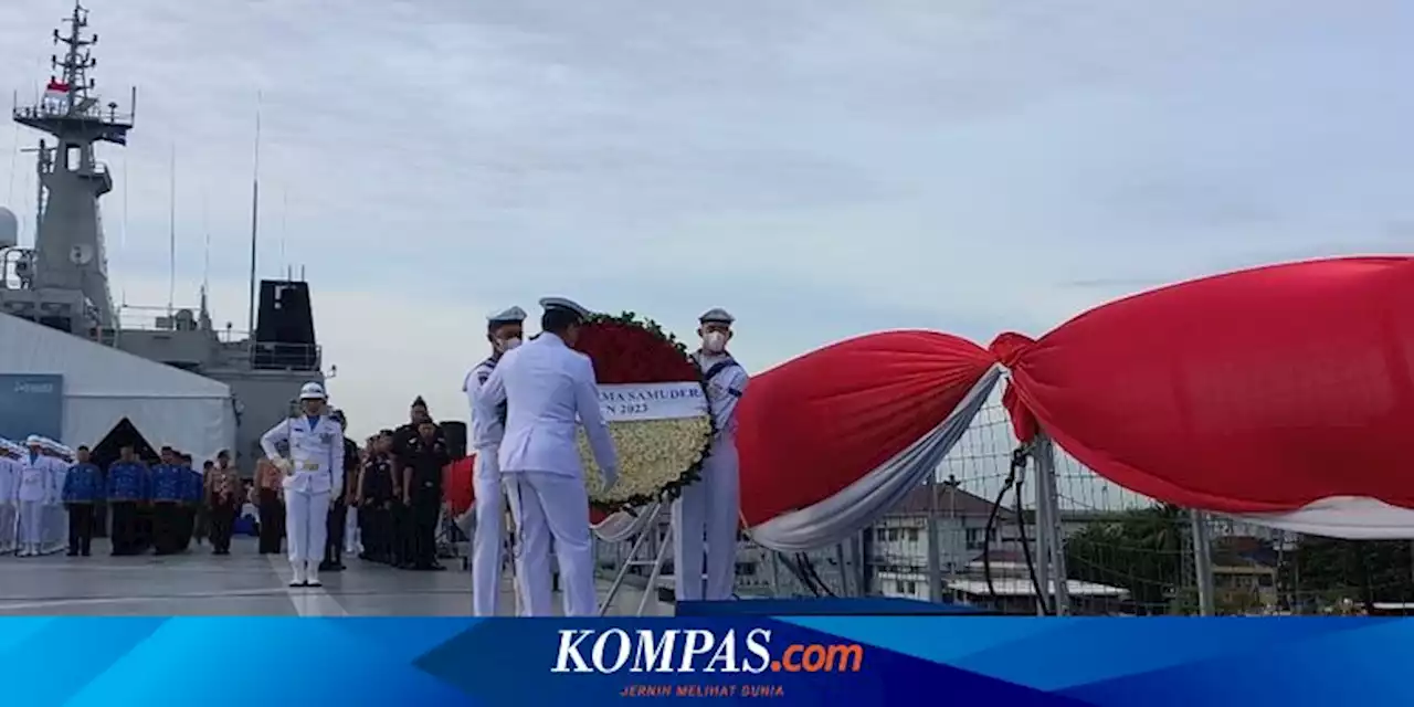 Dari Atas KRI Banda Aceh, KSAL Pimpin Penghormatan Pahlawan yang Gugur dalam Pertempuran