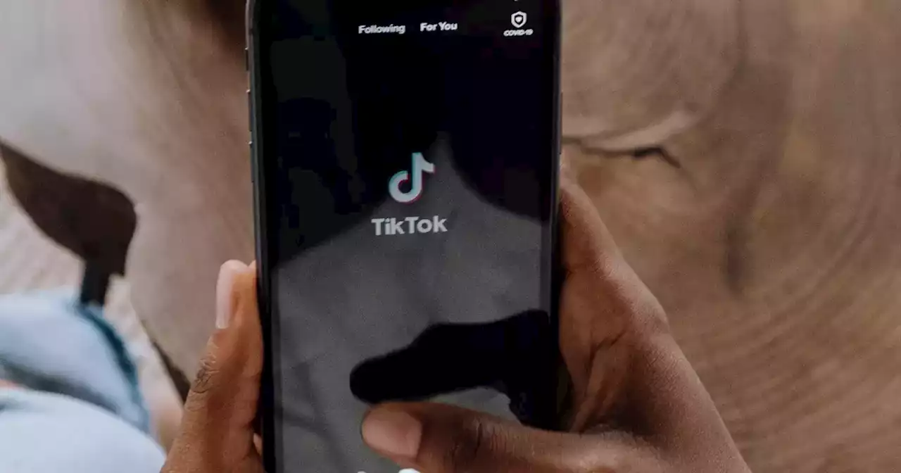 La emotiva despedida de una abuela a su nieta que murió durante un reto de TikTok