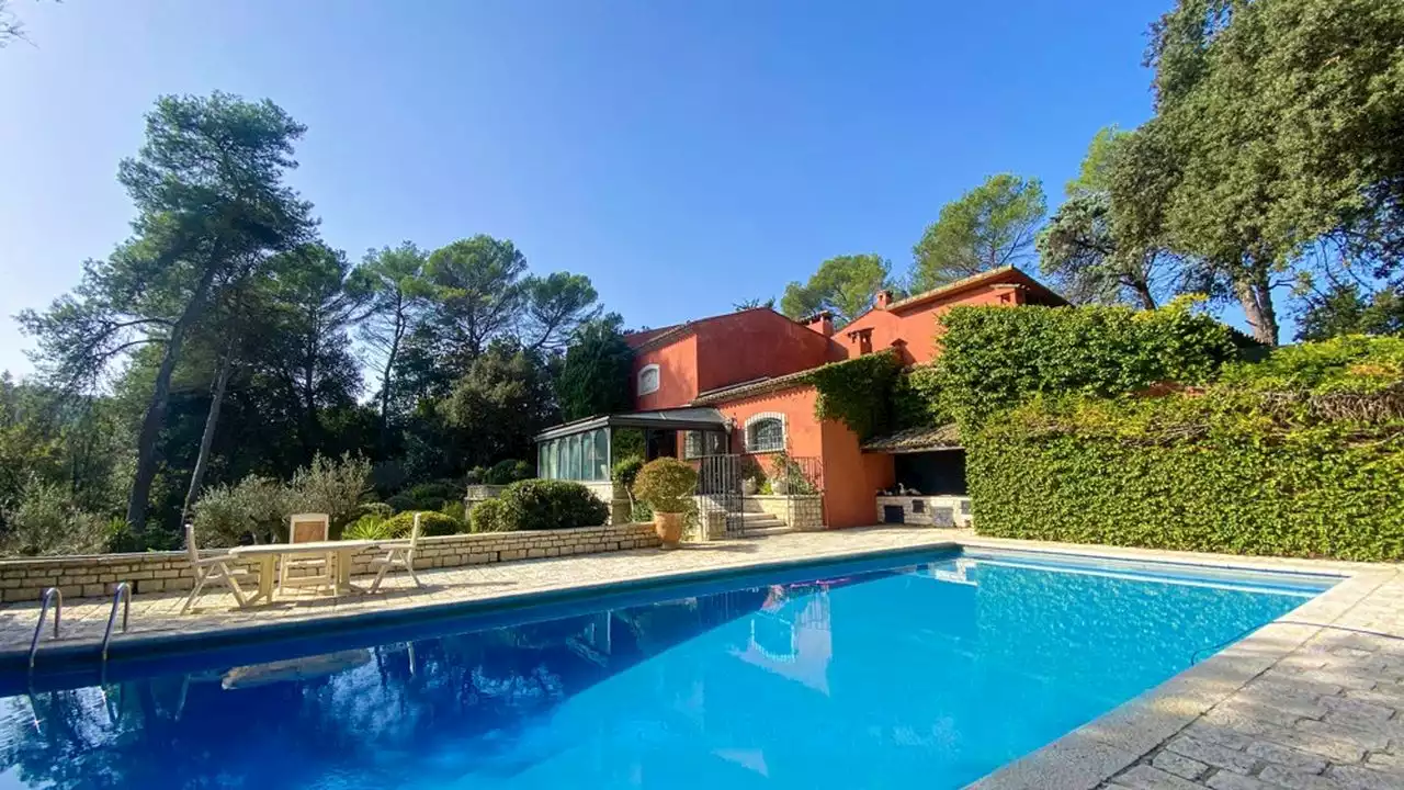 La maison de la semaine : Une propriété avec piscine en Provence