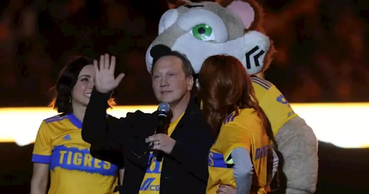 Rob Schneider llega de 'sorpresa' al Volcán para el Tigres vs Pachuca