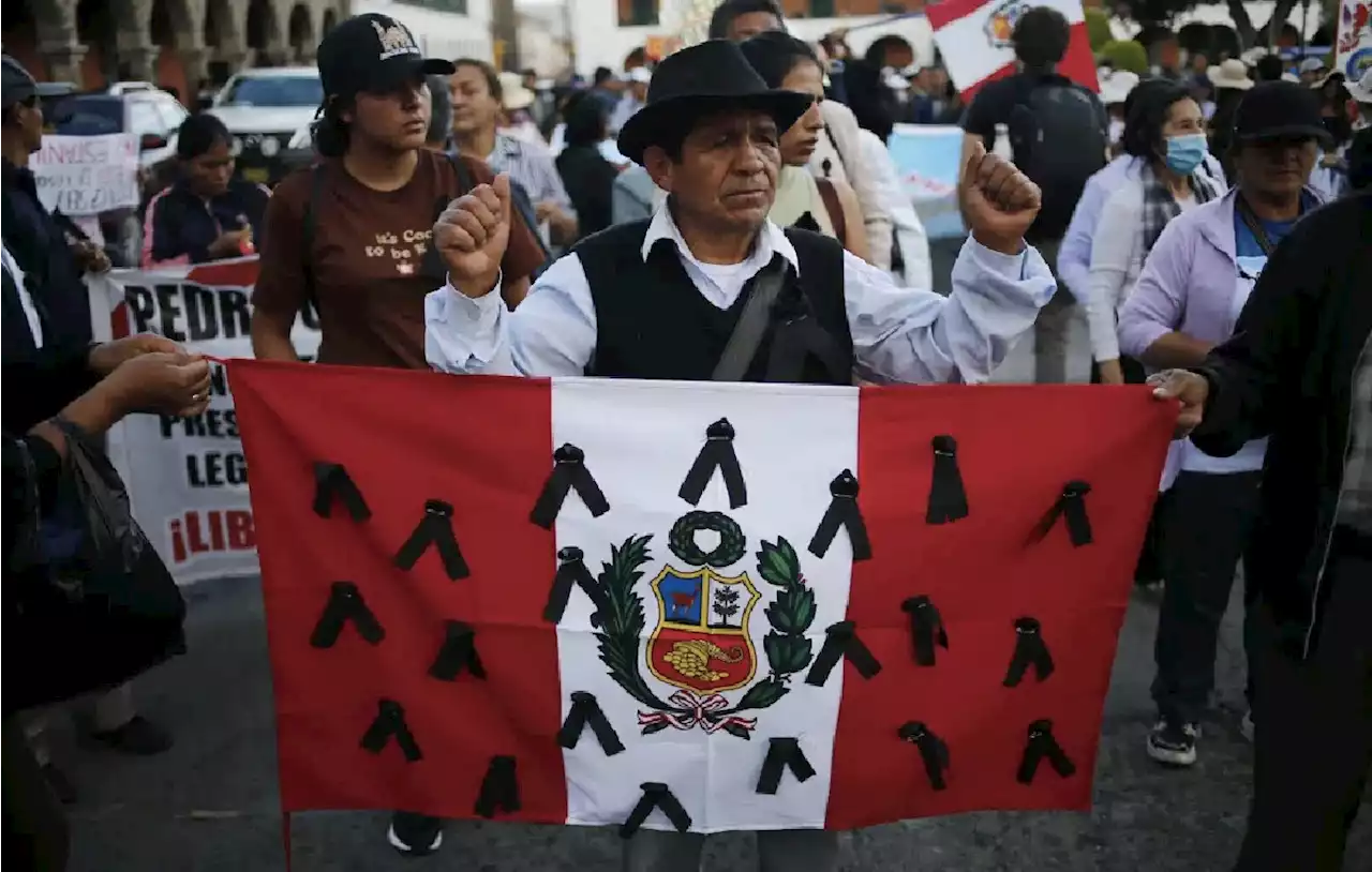 En Perú, van 50 muertos durante protestas contra Dina Boluarte