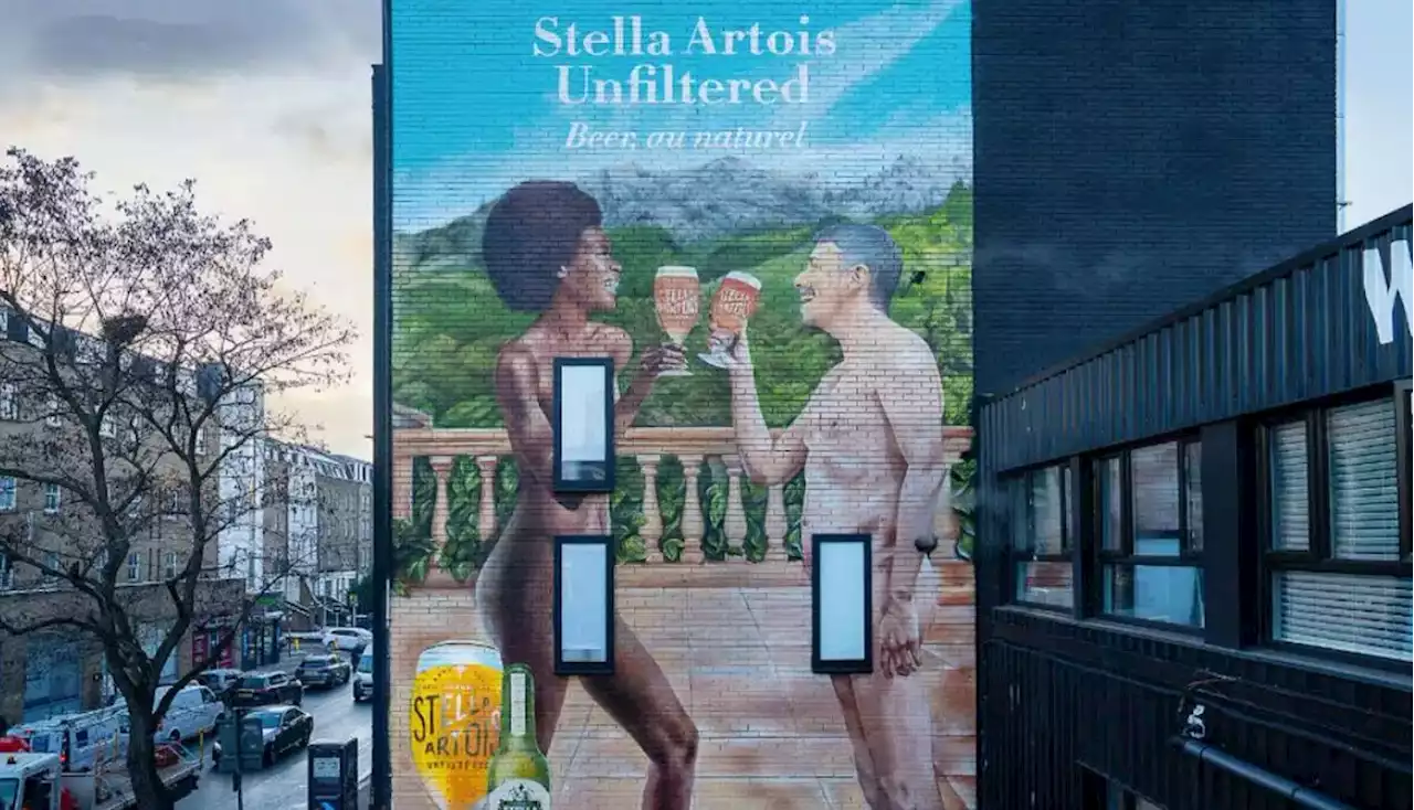 El mural 'sin filtro' de Stella Artois con personas desnudas