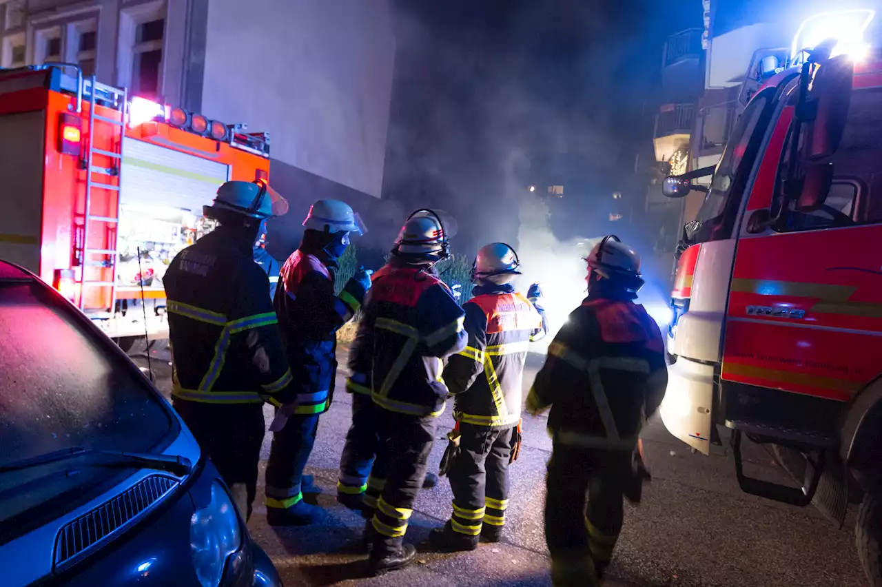 Raketen auf Retter: Das ist über die Krawallmacher von Silvester bekannt (M+)