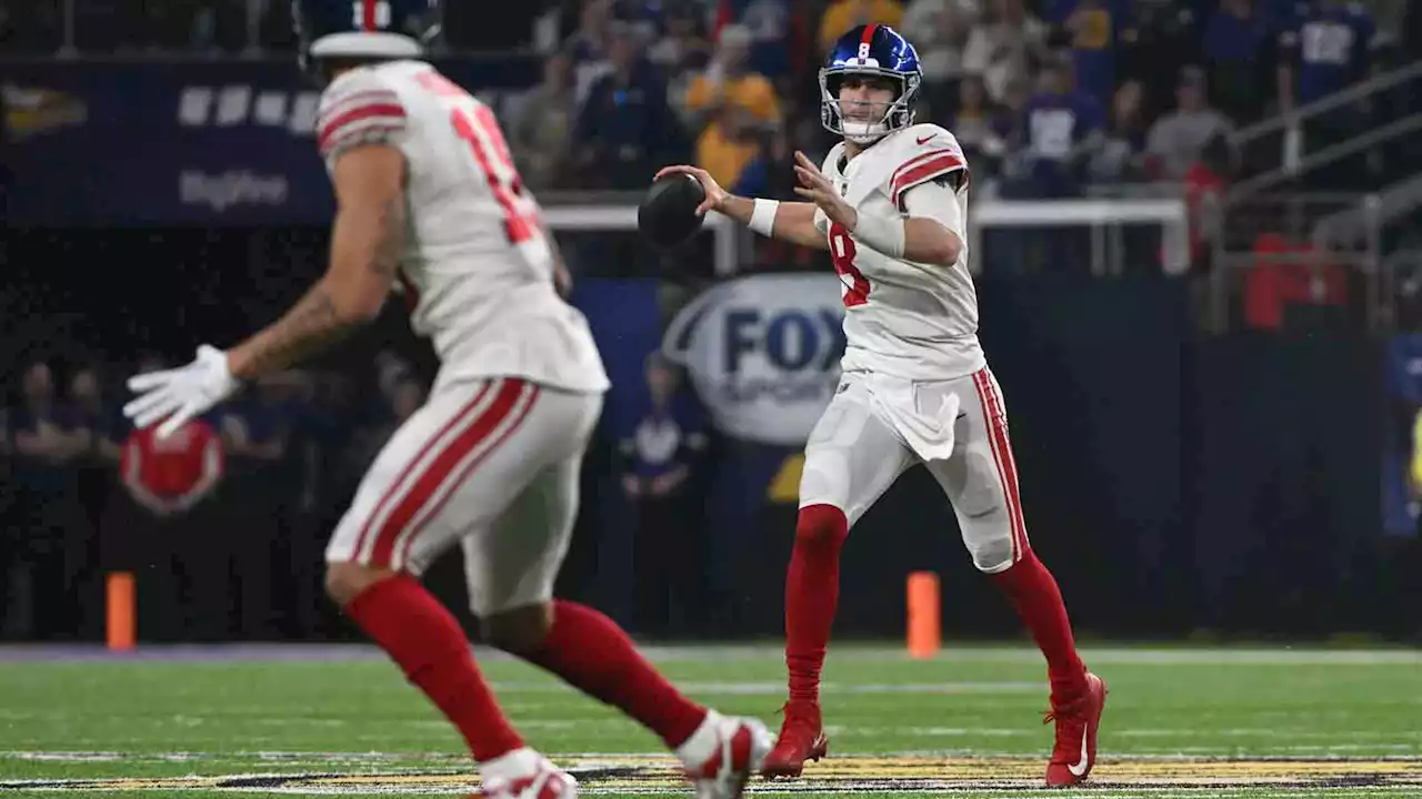 Daniel Jones Leads Giants to Upset Win Over Vikings in Wild Card Game