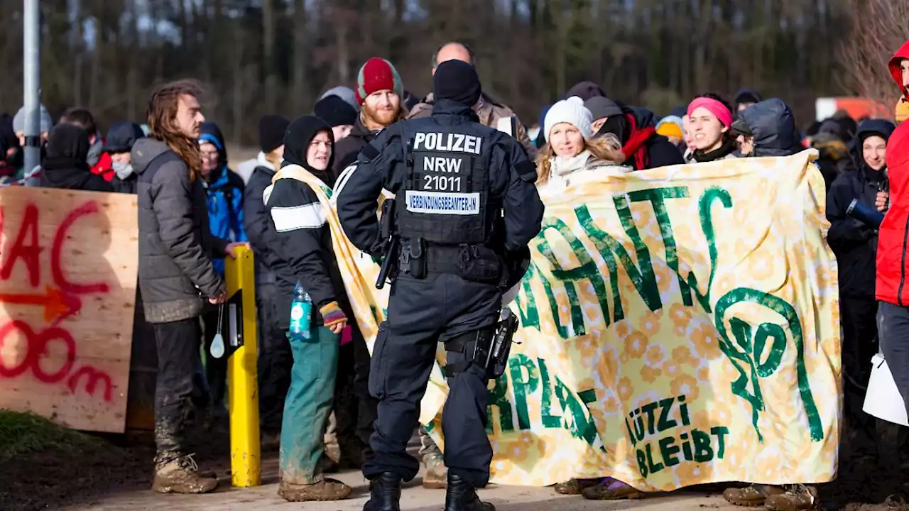 Reul will sich Polizei-Bilder aus Lützenrath 'genau anschauen'