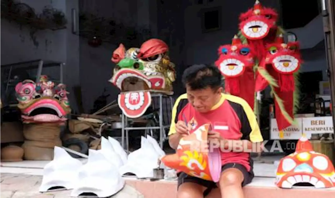 Jelang Imlek, Perajin Barongsai Cirebon Banjir |em|Orderan|/em| dari Jakarta Hingga Palembang |Republika Online