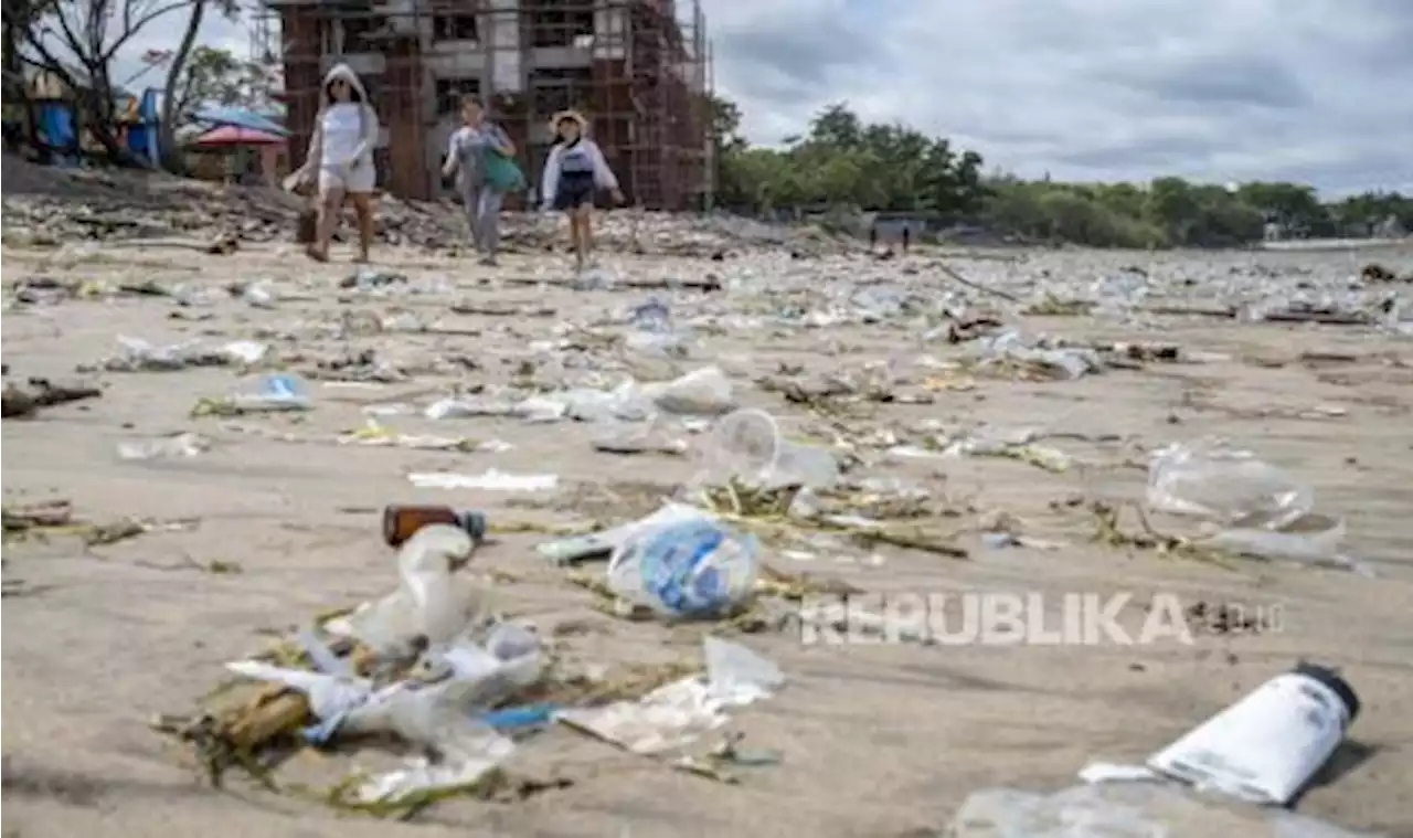 KLHK Upayakan Pengurangan Sampah Plastik Lewat Peta Jalan Ini |Republika Online