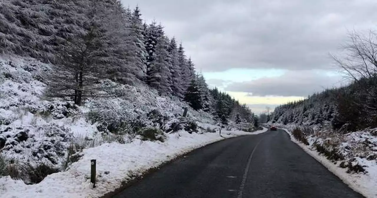 Snow hits three counties as Met Eireann issue unusual double weather warning