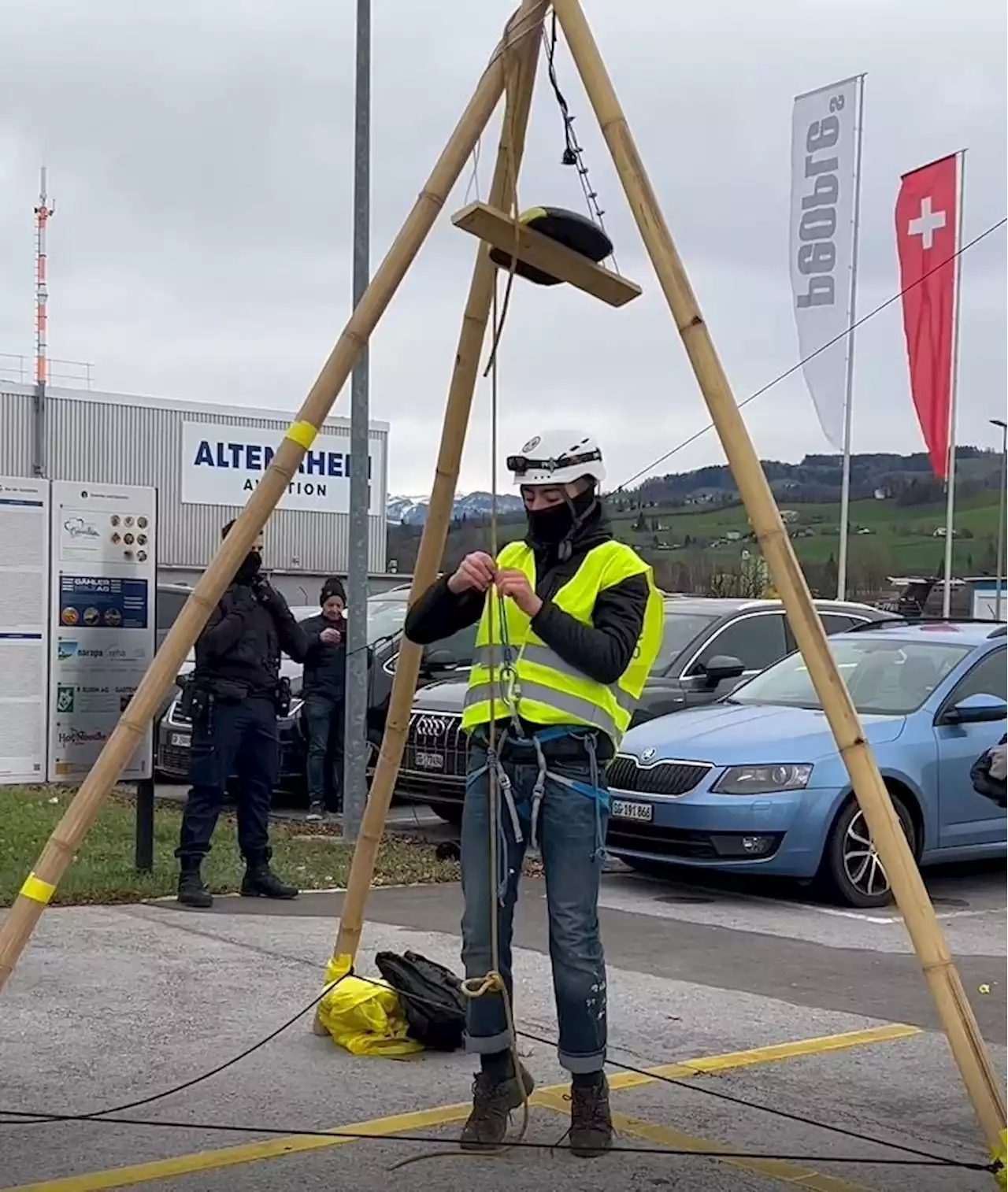 Klimaschutz: Protestaktion am Flugplatz Altenrhein