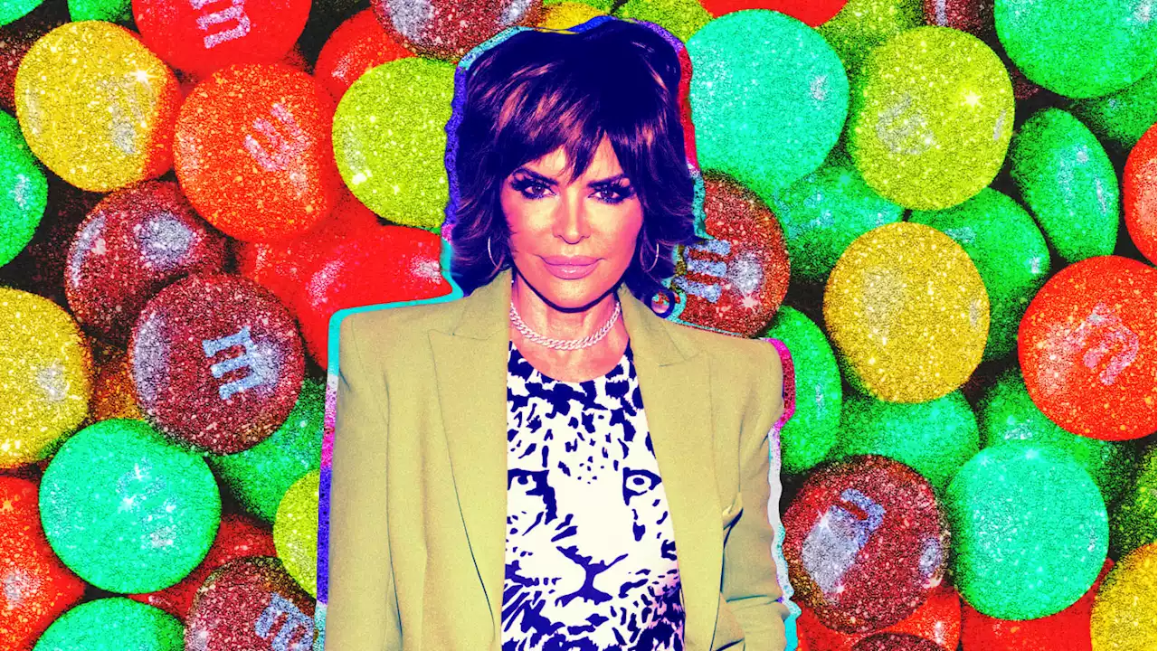 It’s the Perfect Time for Lisa Rinna to Become the M&M Spokesperson