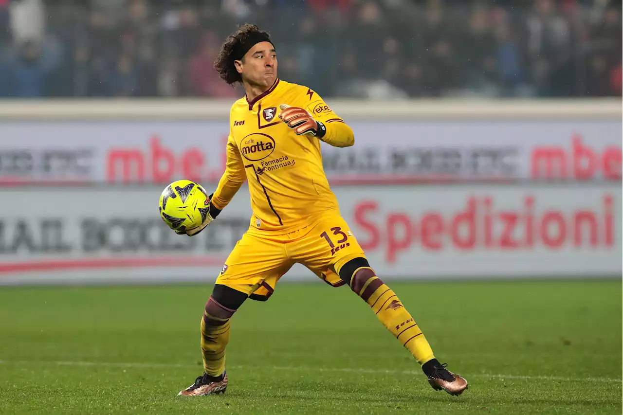 Guillermo Ochoa y Salernitana se quedan sin director técnico