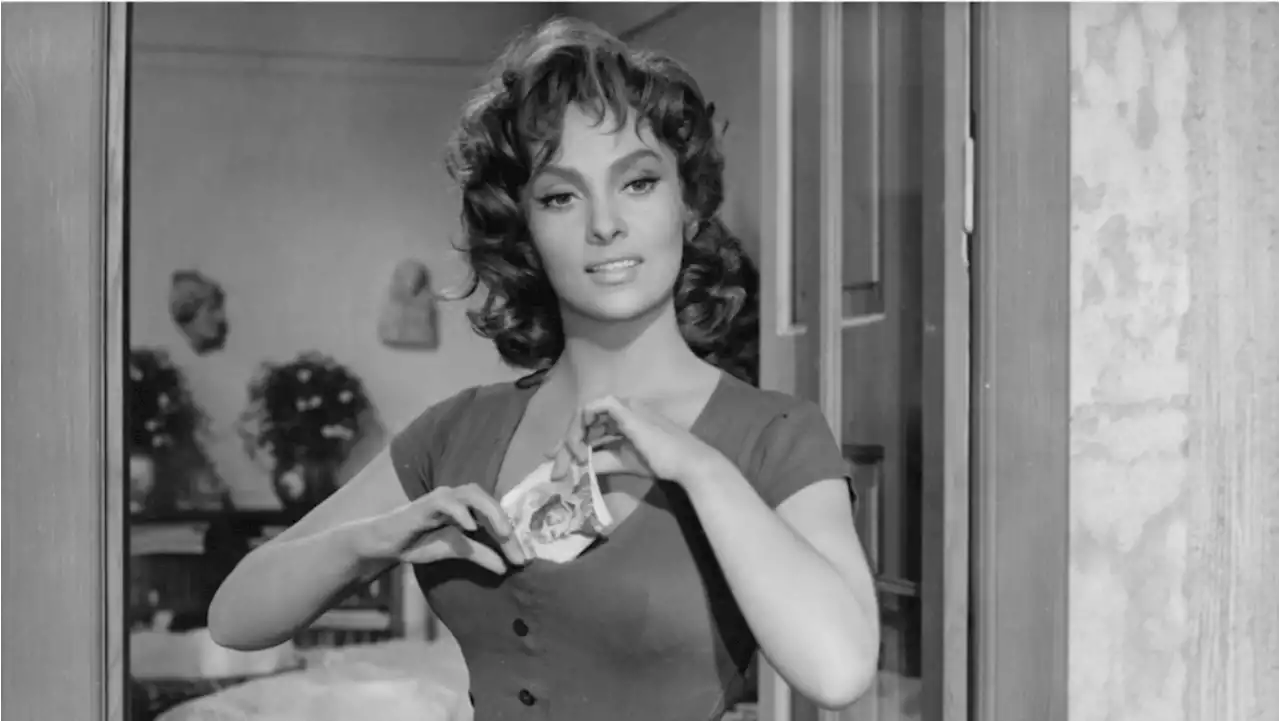 Gina Lollobrigida, Italian Bombshell, Movie Star, Dies at 95