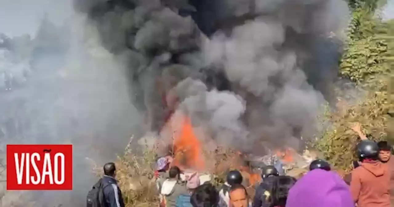 Visão | As imagens do acidente com avião no Nepal